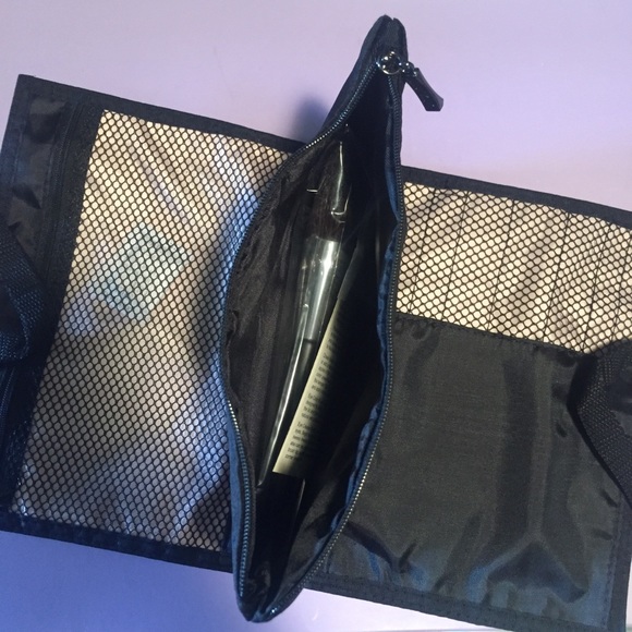 🌈 BOGO Mary Kay brush set and makeup bag - Picture 3 of 5